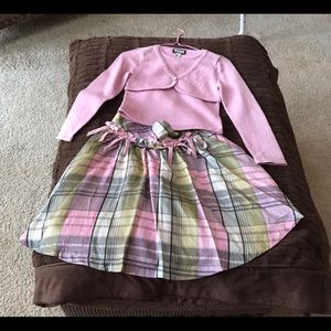 Girls 2-Piece Outfit.  Skirt & Sweater.